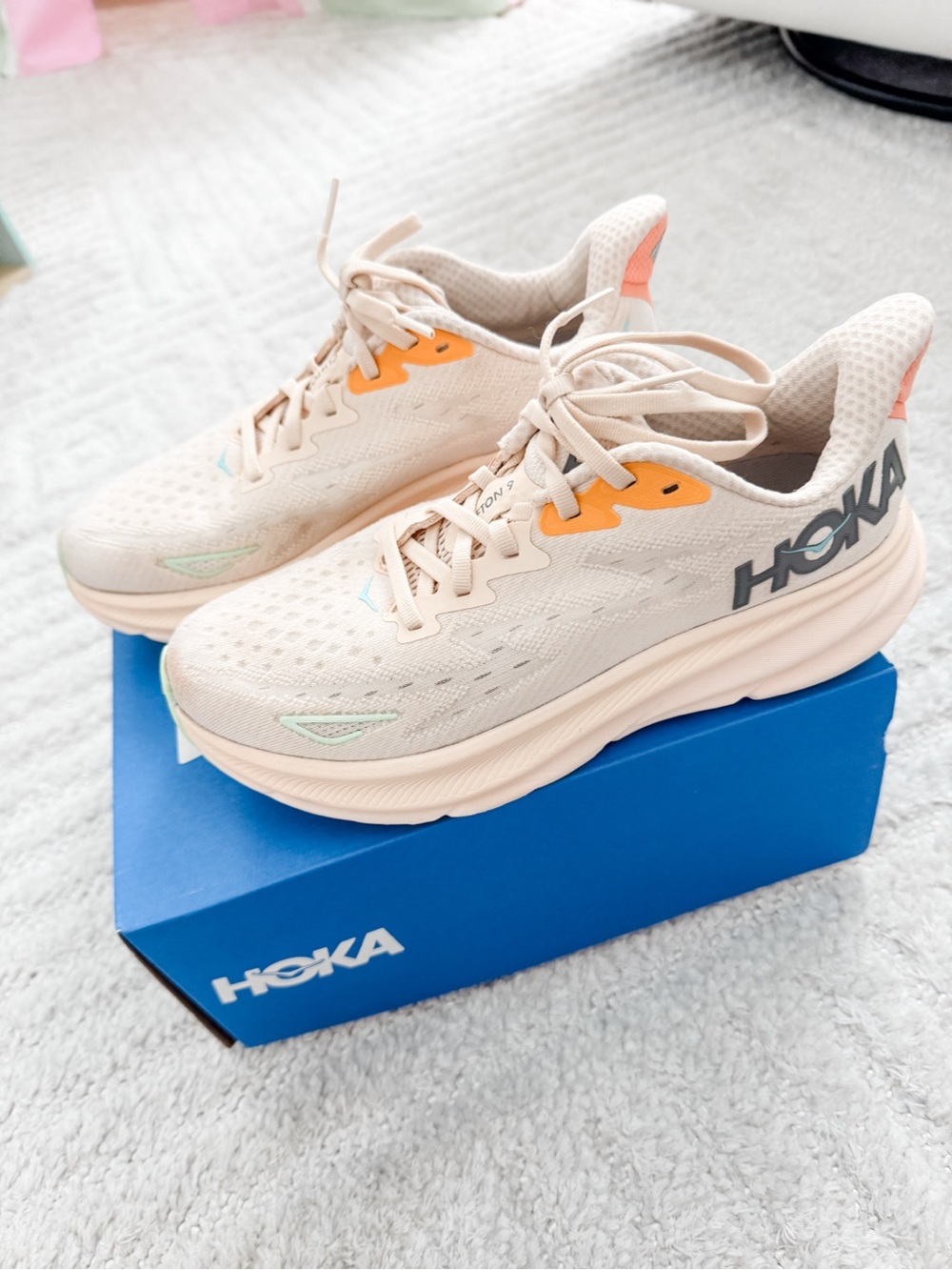 Women’s Hoka Clifton 9 Vanilla Astral – Size 7.5
